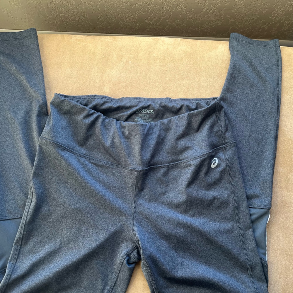 Gray ASICS leggings, size medium smoke free home